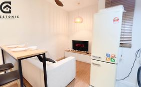 Neusuite Cozy Studio By Guestonic